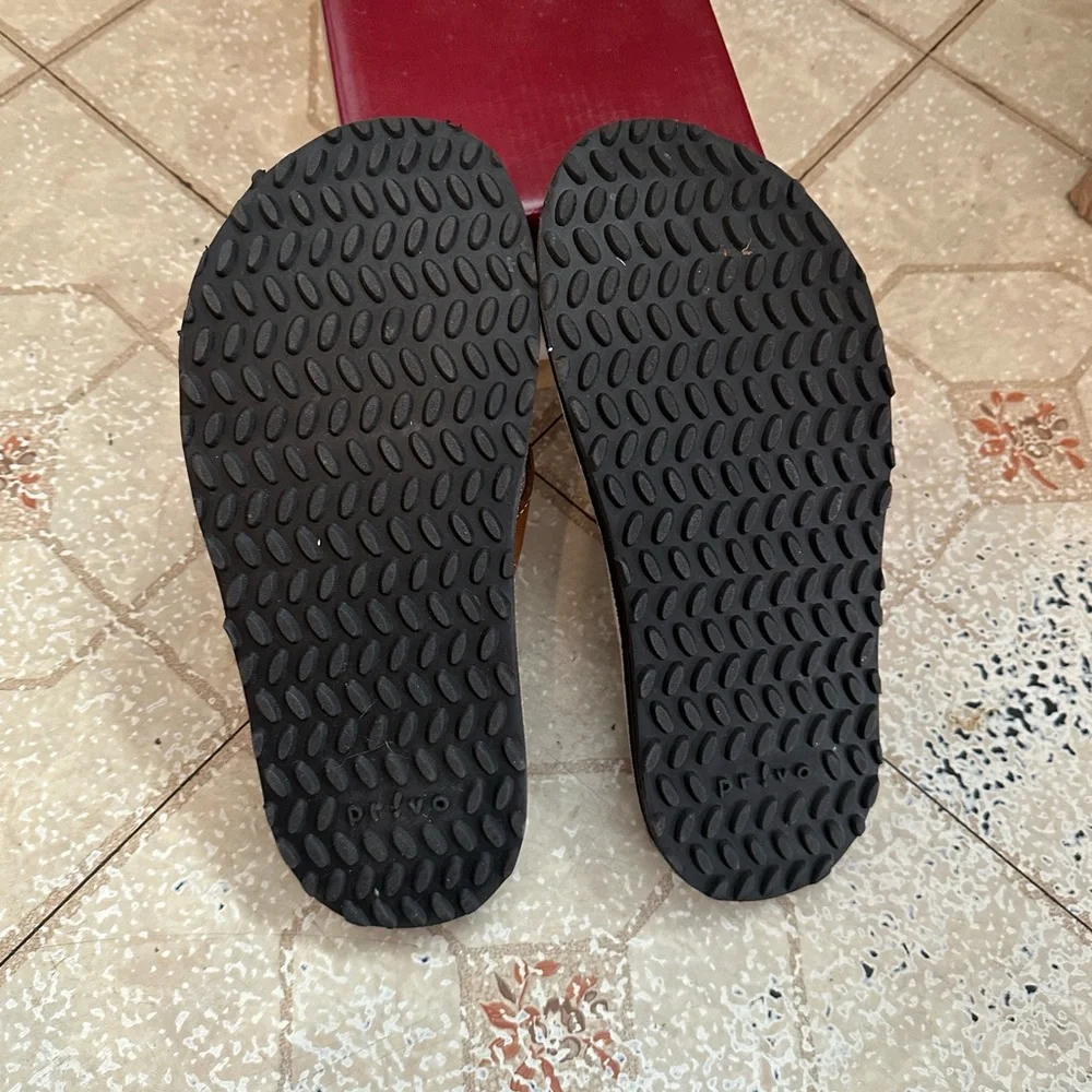 Clarks Privo Brown Sandals with Striped Pattern size 8M
Slightly worn - Picture 4 of 4